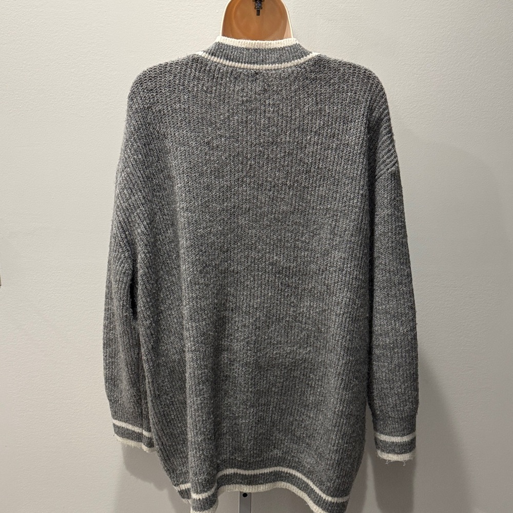 A New Day Gray White Women Cardigan Sweater Size M Oversized V-neck Knit Button - Picture 5 of 10